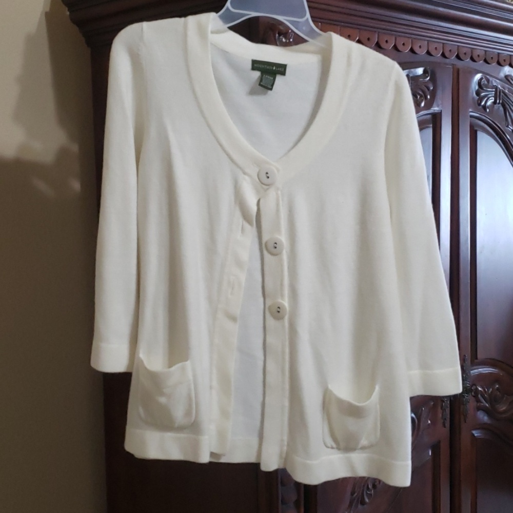 Quarter sleeve cardigan